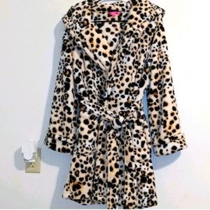 Betsy Johnson cheetah print robe